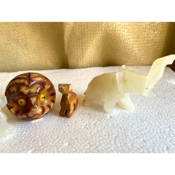 Marble Hand Carved Alabaster Made In Italy lot of 6 figurines Elephant Dogs, - Picture 3 of 11